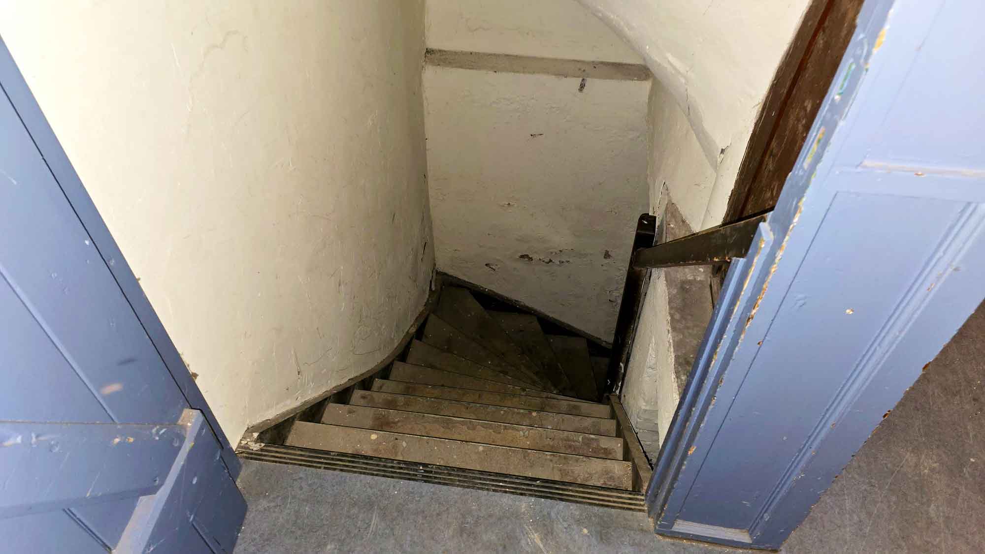 Kellerentrümpelung in Rissen im historischen Wohnhaus
