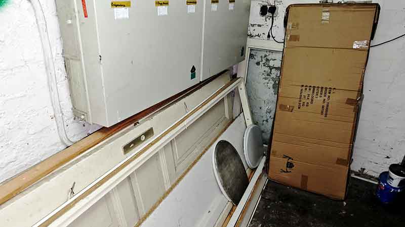 04 rissen kellerentruempelung historische tueren