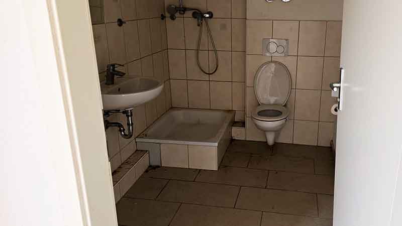 07 suelldorf messie wohnung badezimmer besenrein