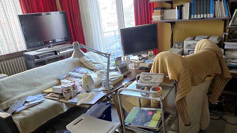 Wohnzimmer vor der Entrümpelung und Wohnungsauflösung