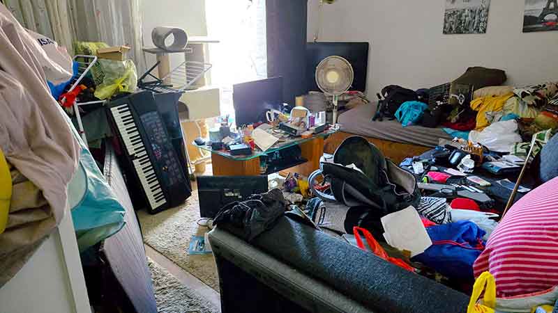 02 rissen messiewohnung wohnzimmer vorher