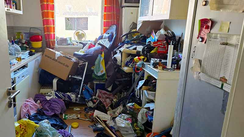 04 rissen messiewohnung kueche vorher