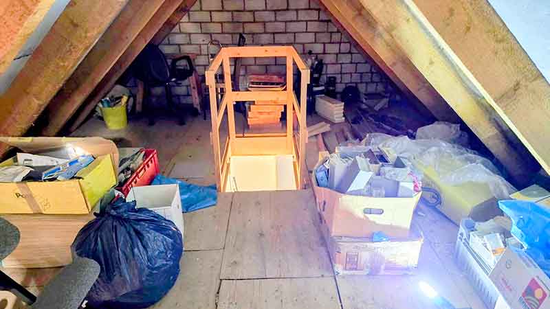 2 wedel dachbodenentruempelung vorher
